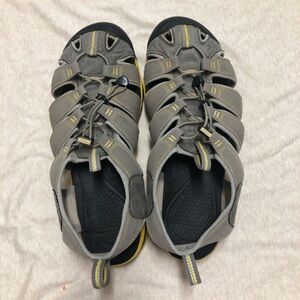 Keen Clearwater CNX Watershoe Sandals Size 12 Outdoor Beach River Hiking